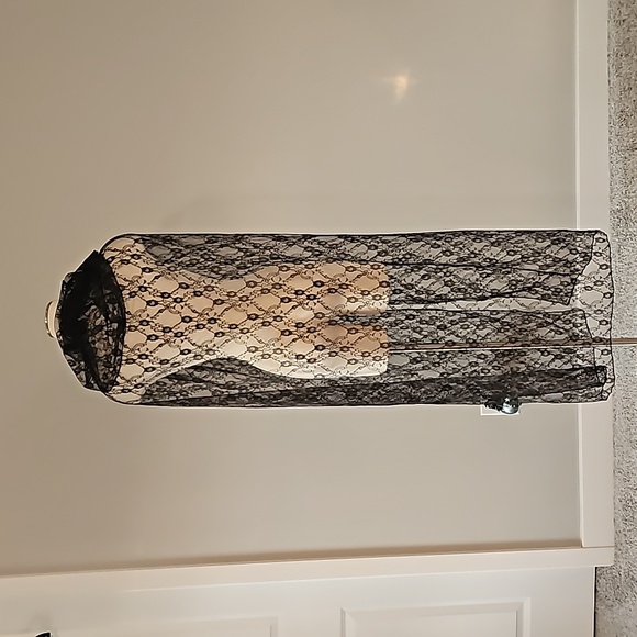 Planet Spirit Black Lace Hooded Cape NWOT Halloween Witch Day of the Dead 56" - Picture 2 of 14